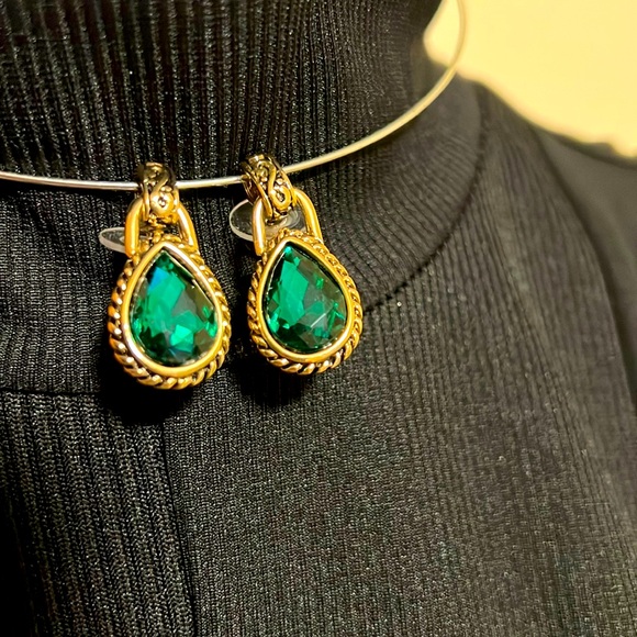 Jewelry - NWT: Fashion Green Stone Earrings